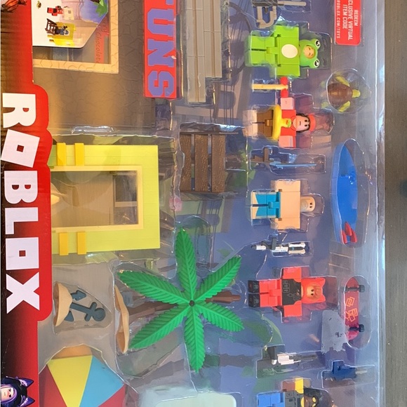 2022 Roblox Deluxe ARSENAL OPERATION BEACH DAY Action Figure Playset Virtual - Picture 4 of 4